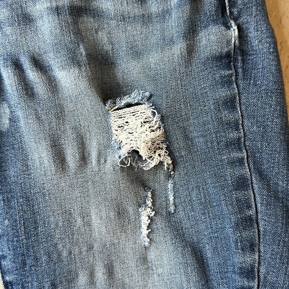 KanCan Angled Raw Hem Destructed Ankle Jeans Size 25 - Picture 7 of 12